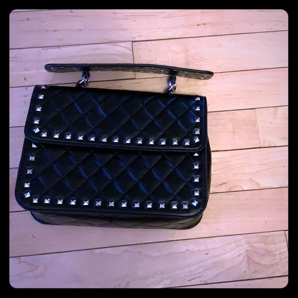 Studded clutch